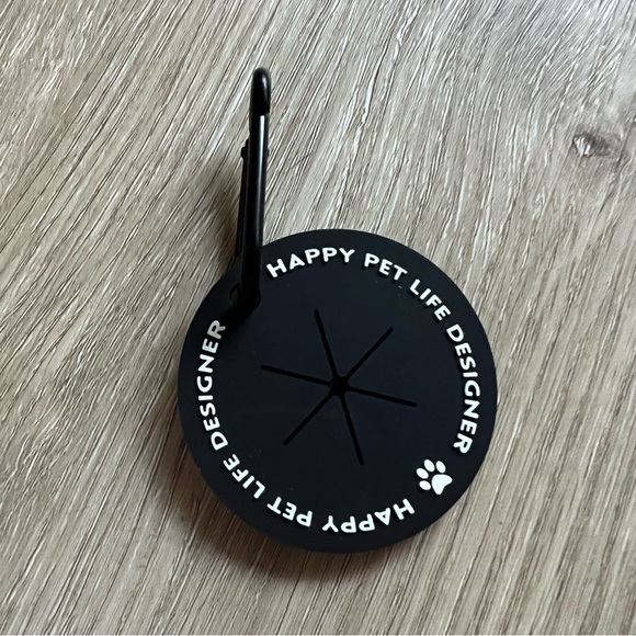 NEW - Dog Waste Bag Leash Holder - Hands Free Poop Holder - Black - Picture 1 of 7